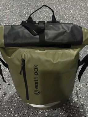 Earth Pak Dry Bag Backpack Waterproof Hiking Kayaking Boating Green 35L